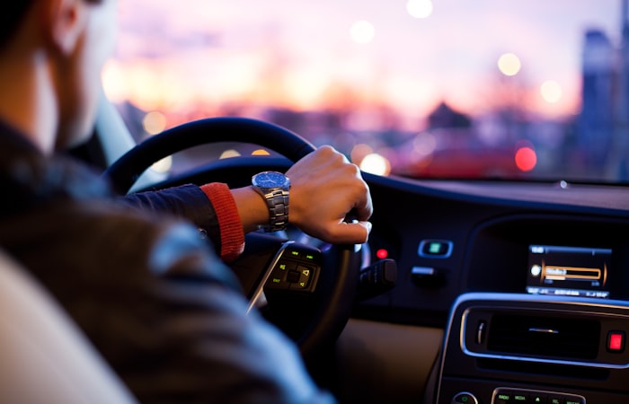 Kaca mobil bersih bebas baret